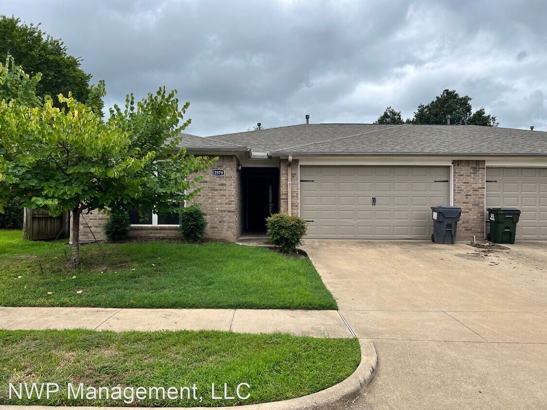 3 br, 2 bath House 12579 Kara Lynn Pl. House Rental in Tyler, TX