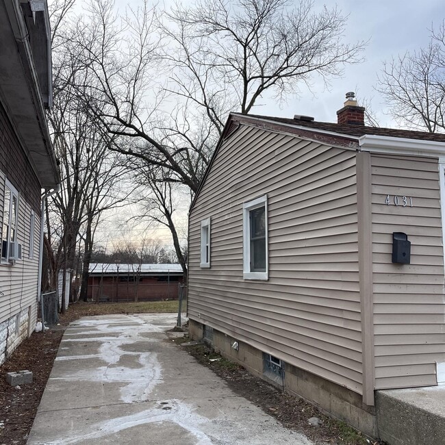 Building Photo - 4031 W Fairmount Ave