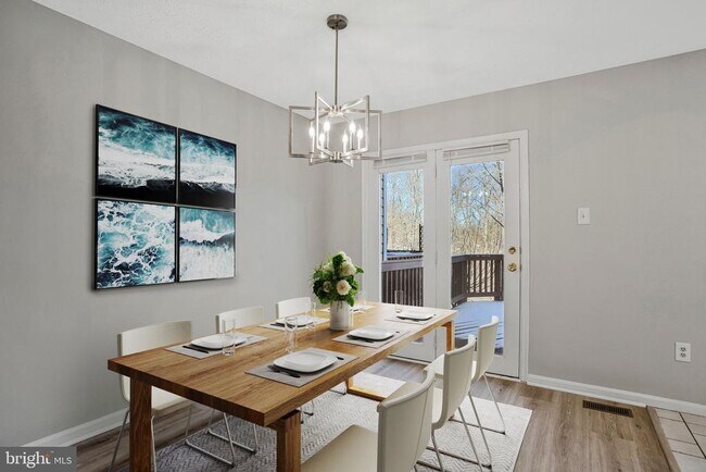 Foto del edificio - 8263 Berryfield Dr