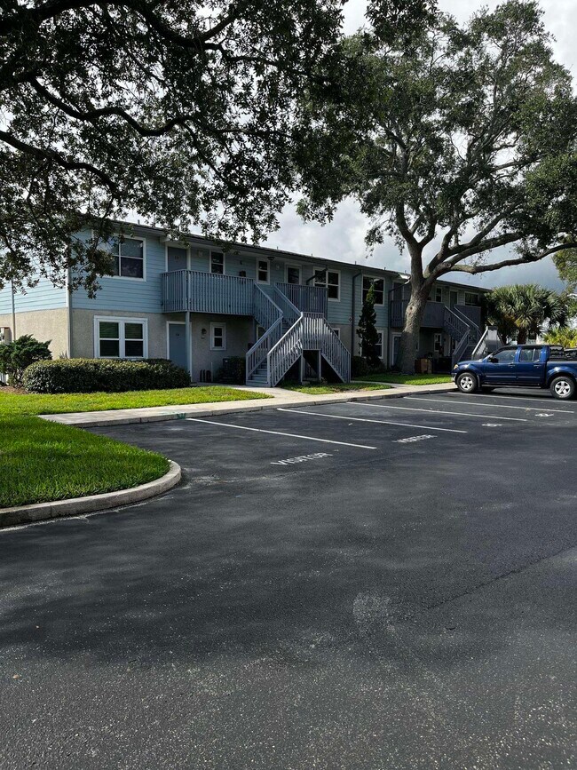Foto del edificio - 700 W Pope Rd