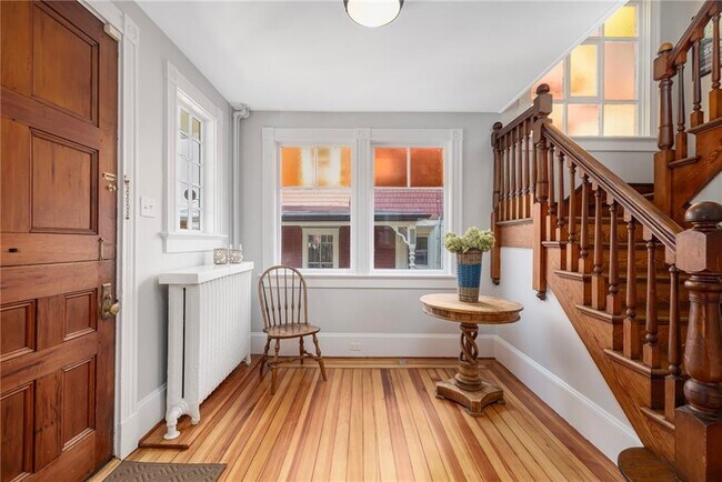 Building Photo - 26 Mann Ave