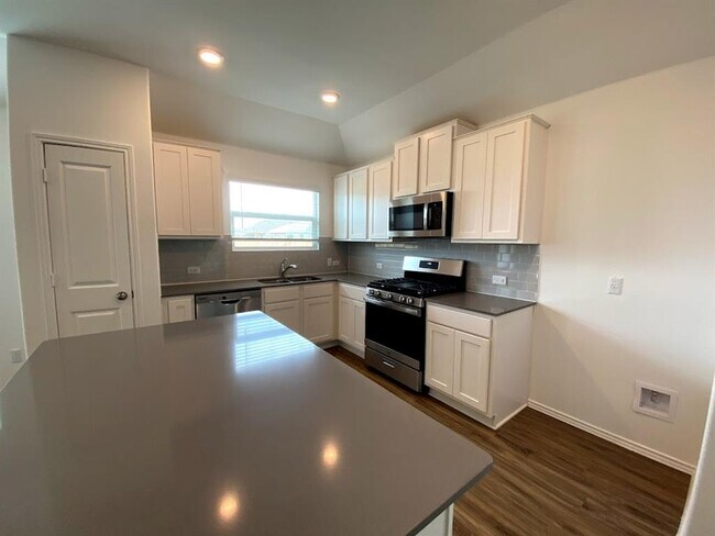 Foto del edificio - 3106 Kenner Dr