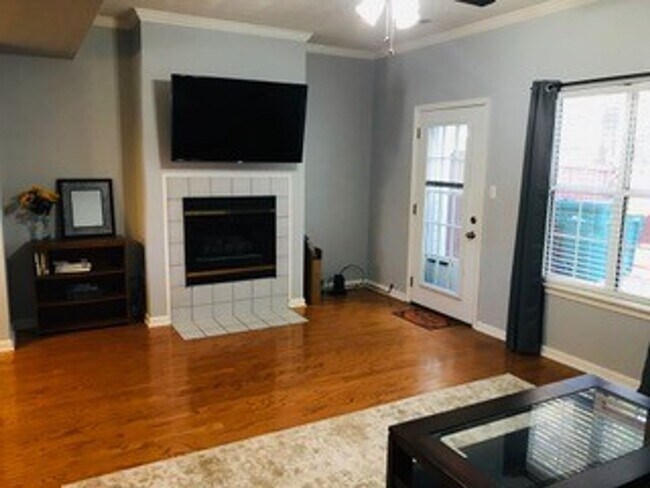 Foto del edificio - 409 Wrought Iron Bend