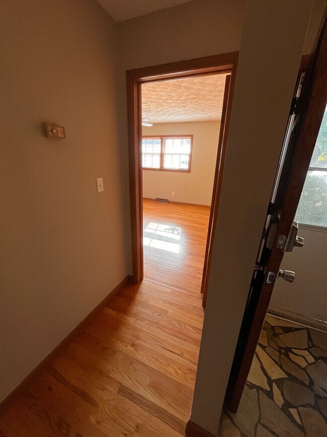 Foto del edificio - 3 bedroom & 2 bathroom home