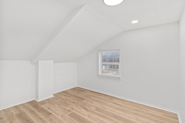Foto del edificio - 1032 E Tucker St