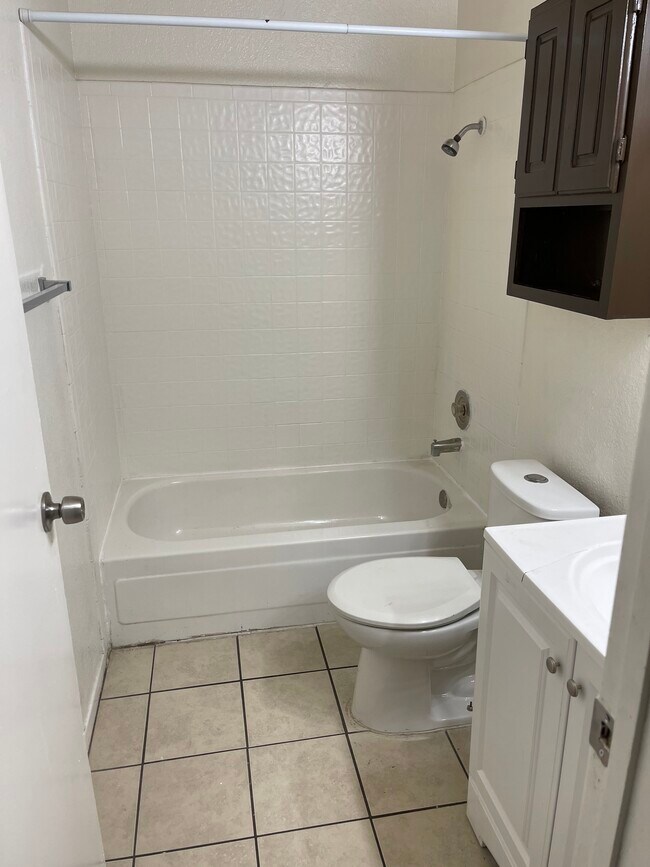 Building Photo - 6244 Yerba Ln