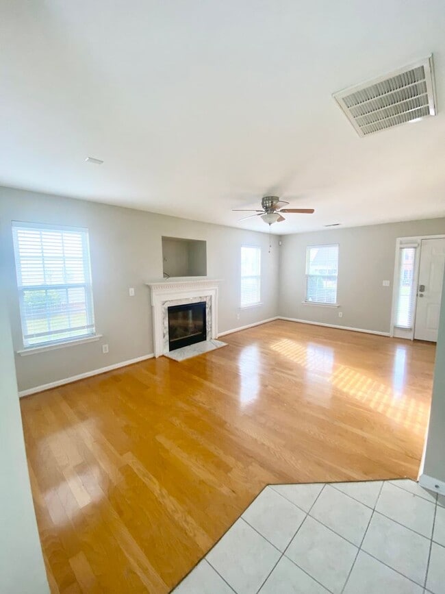 Building Photo - Lovely Home in Village at Providence Glen.