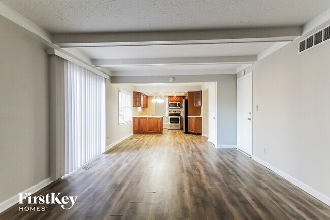 Building Photo - 741 Summitcrest Dr