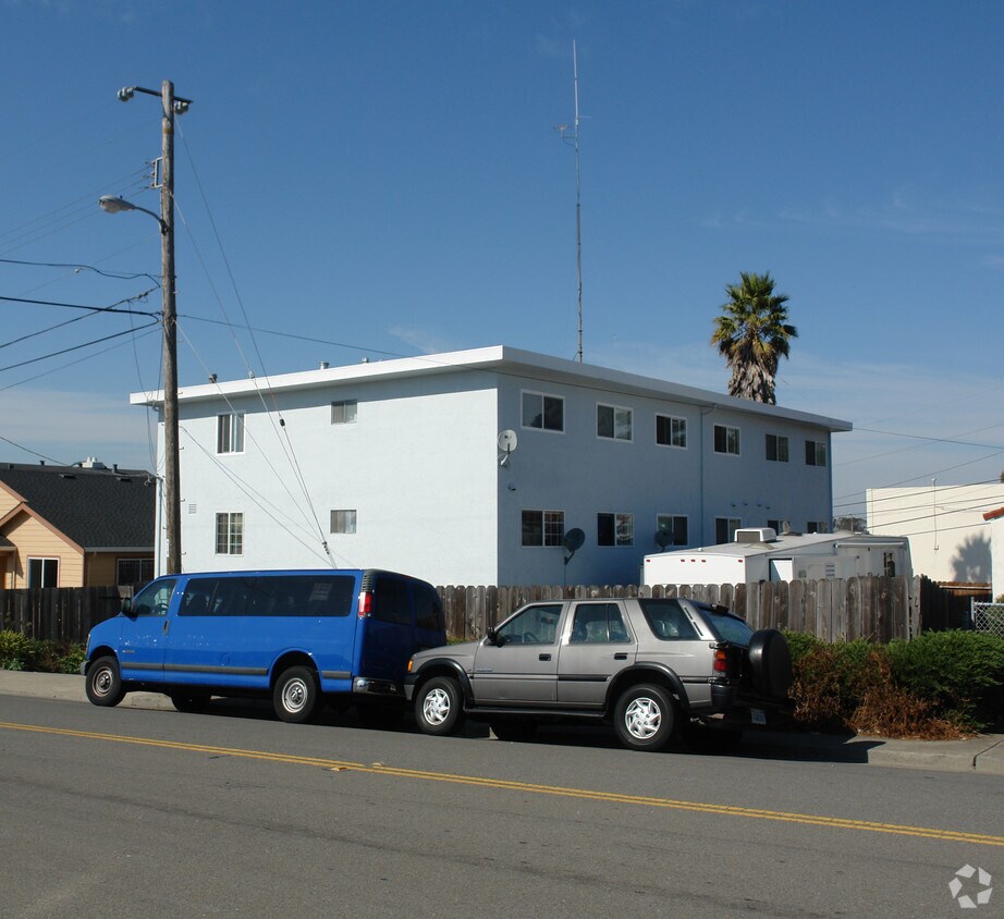 Primary Photo - 5049 Glenn Ave