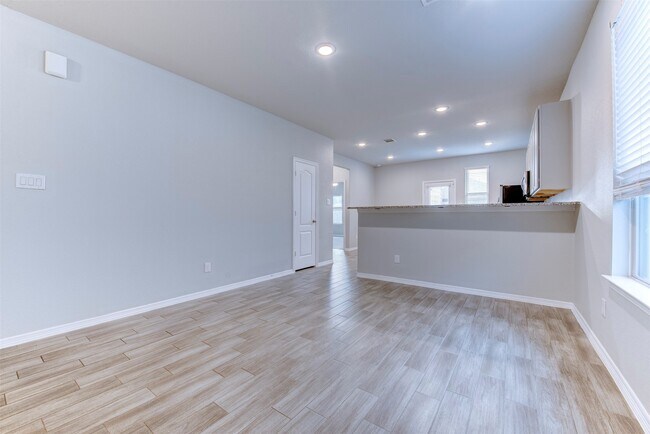 Foto del edificio - 24803 Russet Bluff Trl