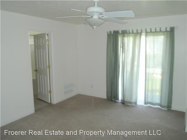 Foto del edificio - 3 br, 2.5 bath House - 1030 E Riverbend Lane
