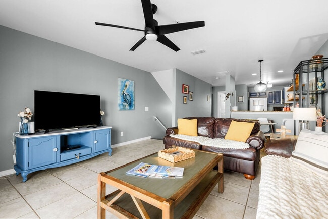Foto del edificio - 15946 Innerarity Point Rd