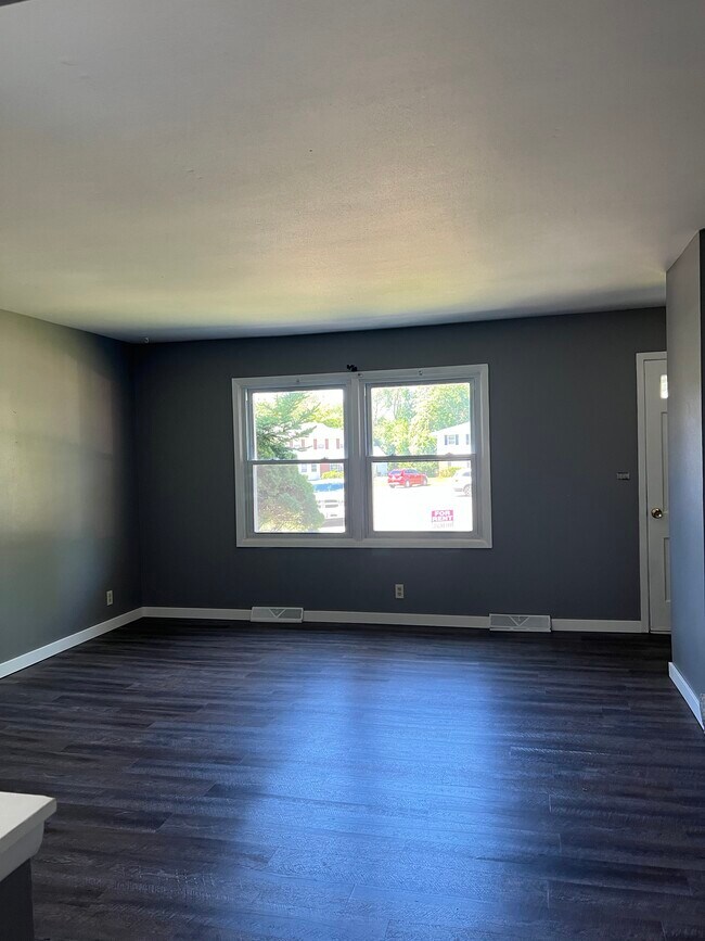 Sala de estar #2 - 218 E Laurie St