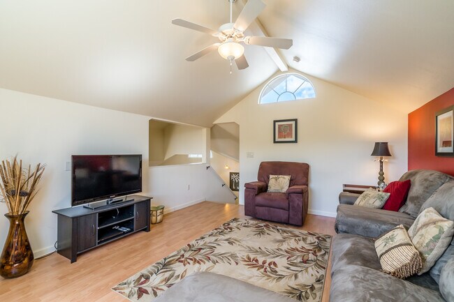 Building Photo - 60 Halili Ln