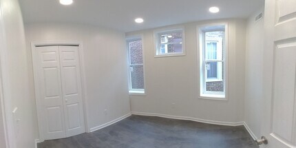 Building Photo - 1117 S Wilton St