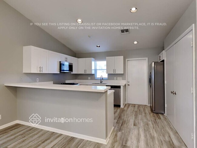 Foto del edificio - 6075 Roger St