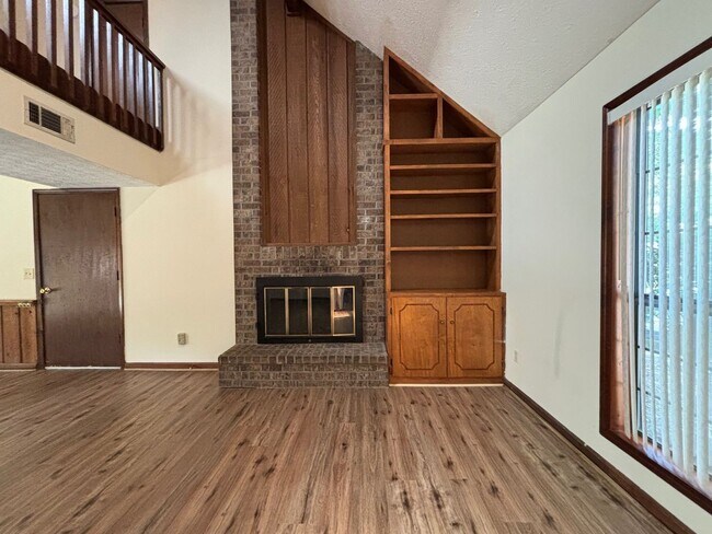 Building Photo - 1132 Eagle Cir