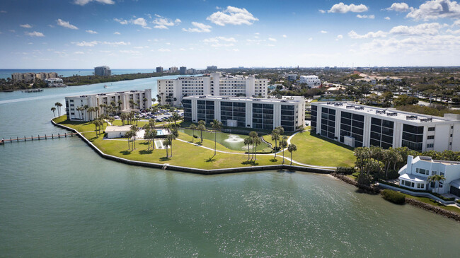 Foto del edificio - 100 Intracoastal Pl