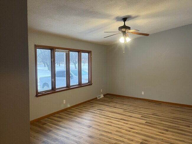 Building Photo - 306 N 26th Pl