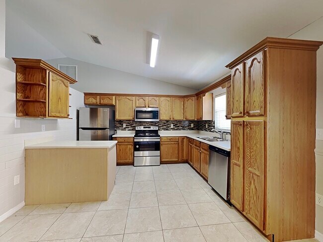 Building Photo - 508 Basil Ct