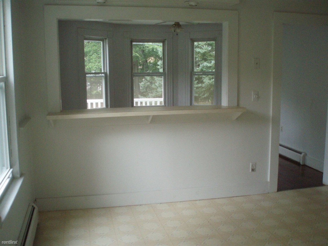 Building Photo - 22 Emmett St