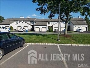 Building Photo - 524 Cypress Ct