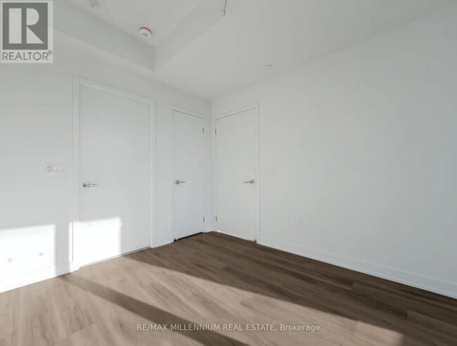 Building Photo - 1 Fairview Rd E