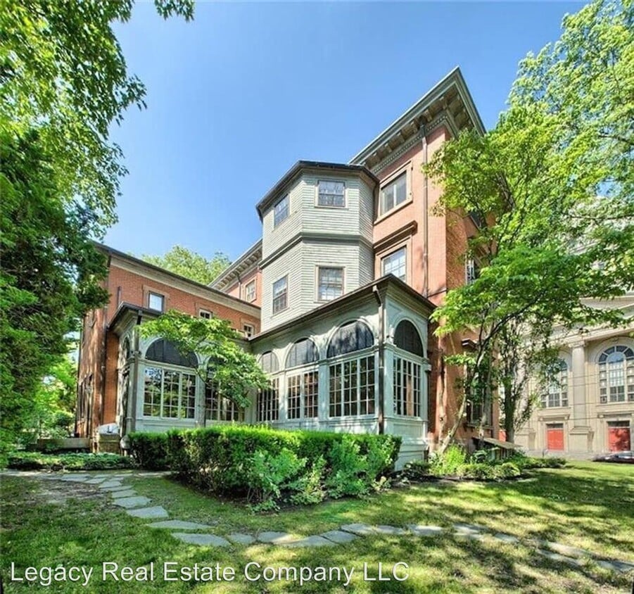 Primary Photo - 72 Prospect St