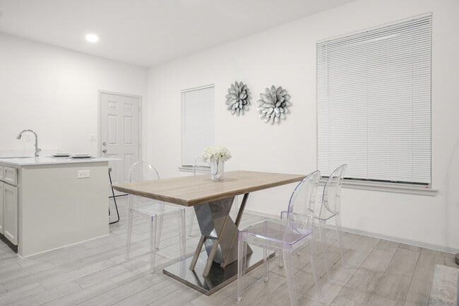 Foto del edificio - 1612 N Sugar Rd