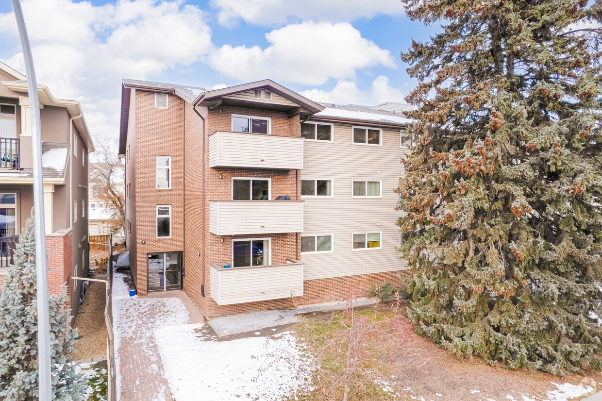 Primary Photo - 1917 24A St SW