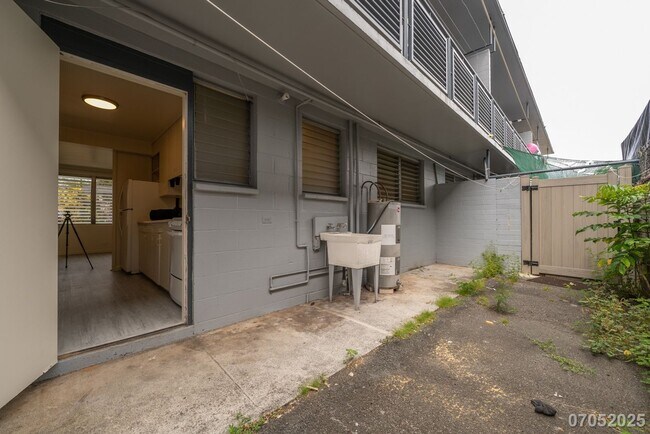 Foto del edificio - Available Now! 2 BD / 1 BA / 1 Parking sta...