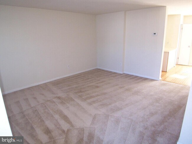 Foto del edificio - 625 Milford Ct
