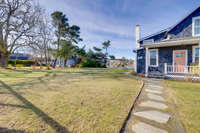 Building Photo - 400 S Holladay Dr