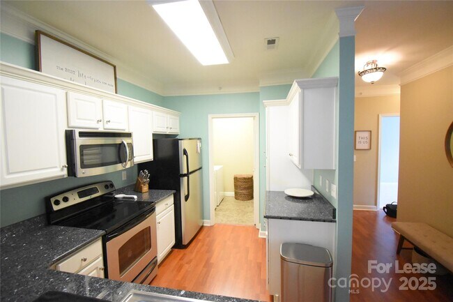 Foto del edificio - 16423 Golden River Ln