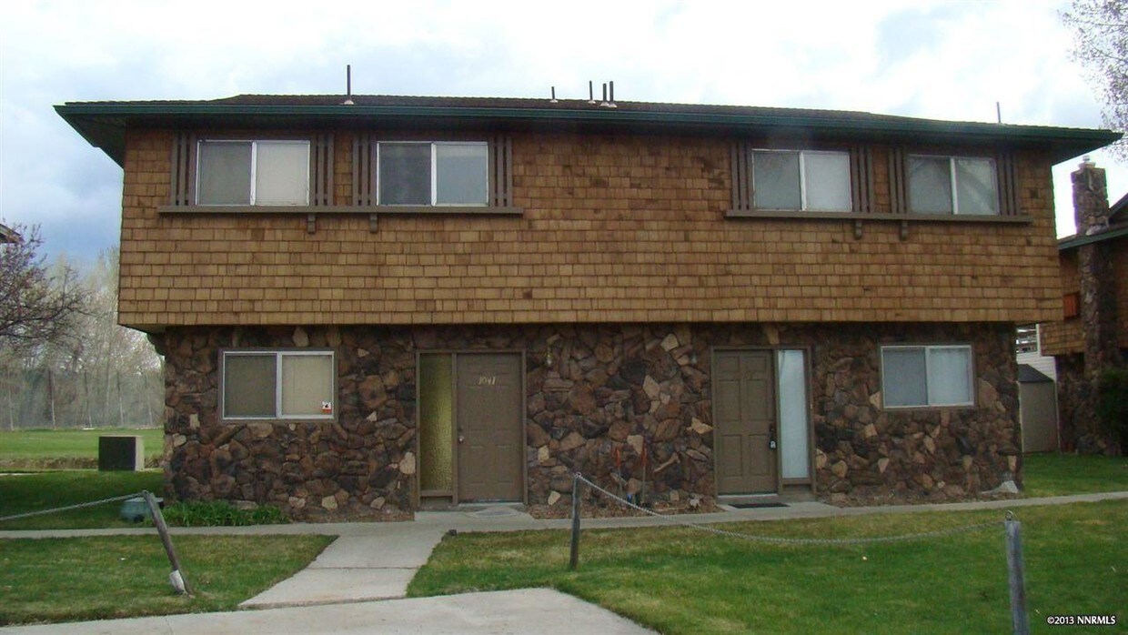 Primary Photo - 1041 Riverview Dr