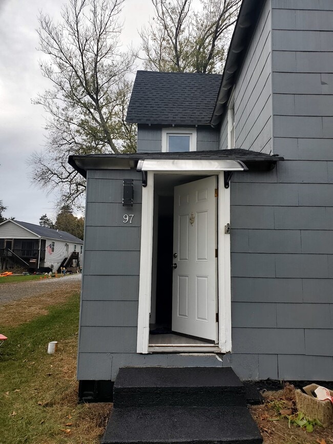 Building Photo - 97 n maple ave