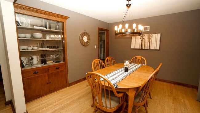 Full Dining Room with Built-ins - 2778 N 70th St