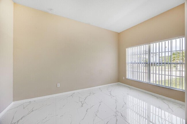 Building Photo - 5803 Cheshire Cove Terrace