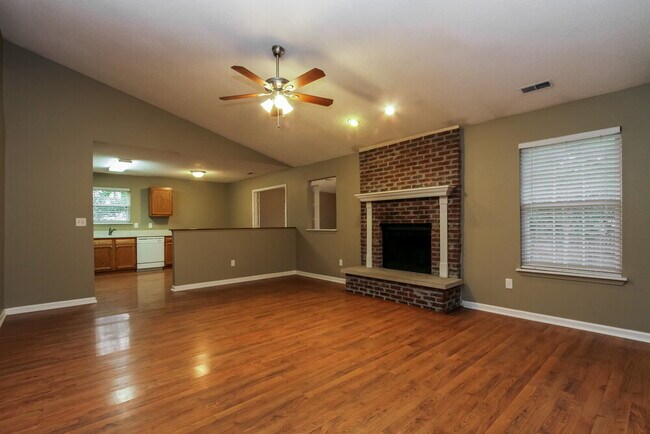 Building Photo - 17913 Sanibel Cir