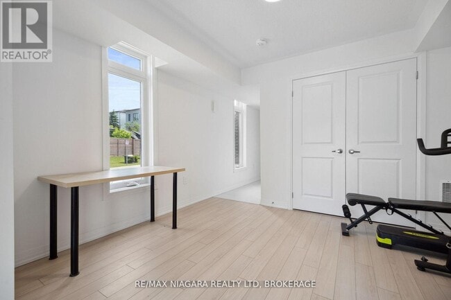 Building Photo - 2 Sidney Rose Cmn