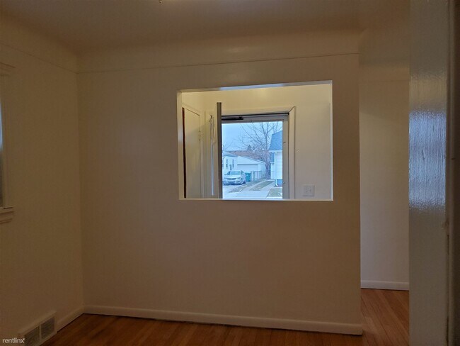 Foto del edificio - 3 br, 1 bath House - 23816 Donald Ave