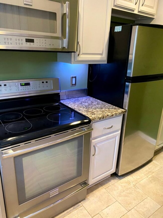 Kitchen - 1620 Briarcliff Rd NE