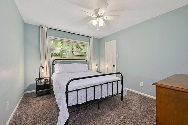 Foto del edificio - 1909 Langford St