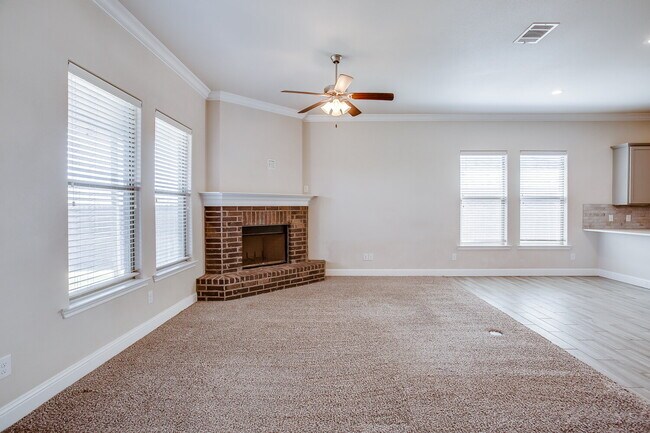 Building Photo - 3-Bedroom Home in Southwest Lubbock!