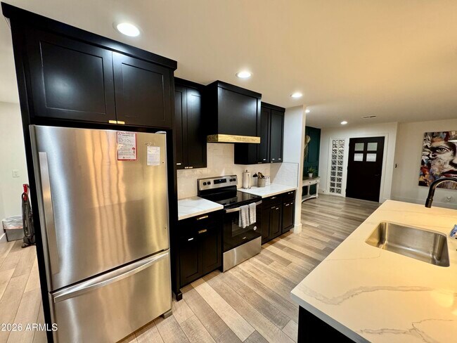 Foto del edificio - 8507 E Bonnie Rose Ave