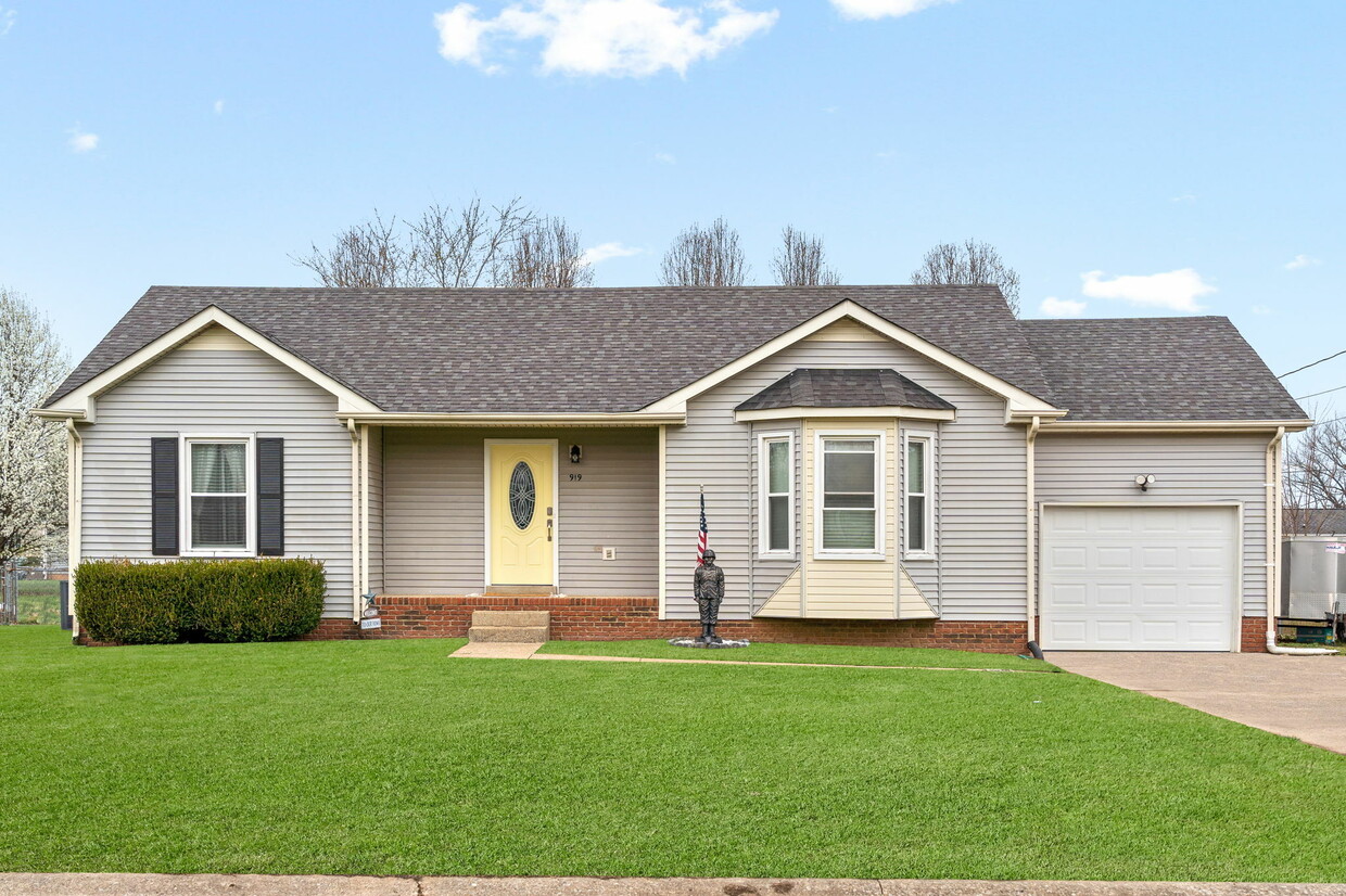 Primary Photo - 919 Desota Ln