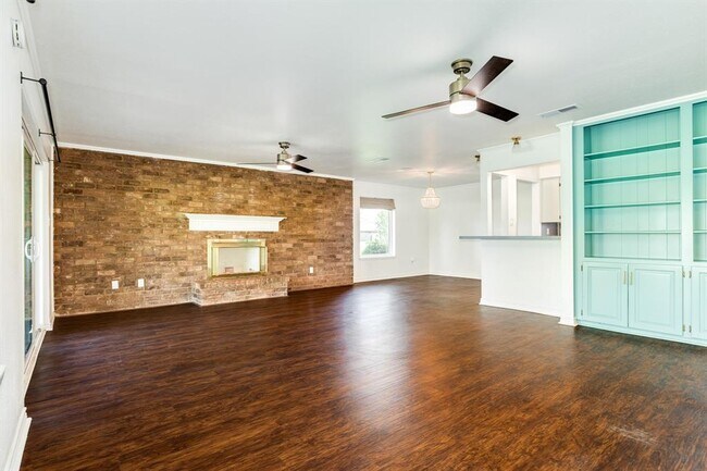 Building Photo - 438 Wellshire Dr