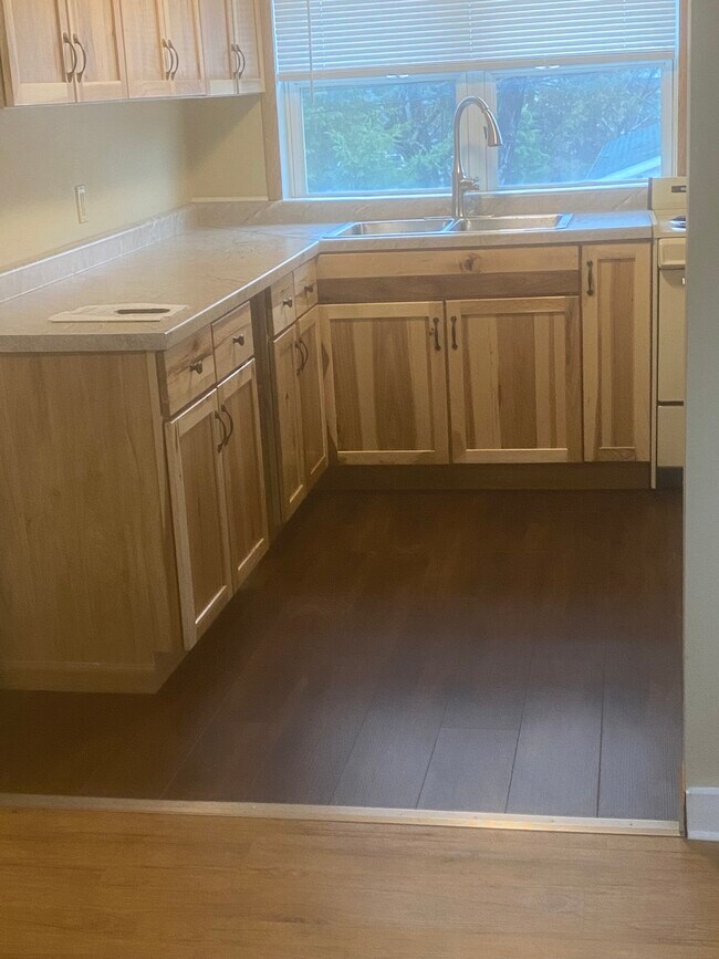 Foto del edificio - 1418 Irvine Ave NW