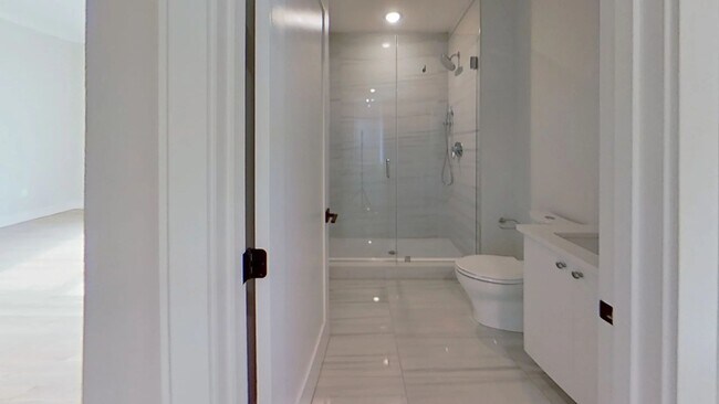 Building Photo - Perfect Warren St. 5-Bed Available