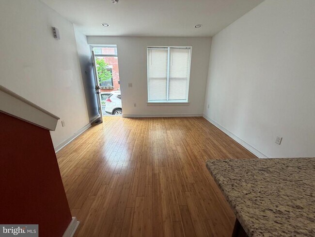 Building Photo - 3013 W Cabot St